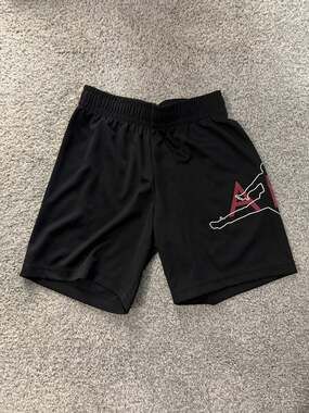 Nike Air Jordan Jumpman Boys Basketball Shorts Black Red Size Small 8-10